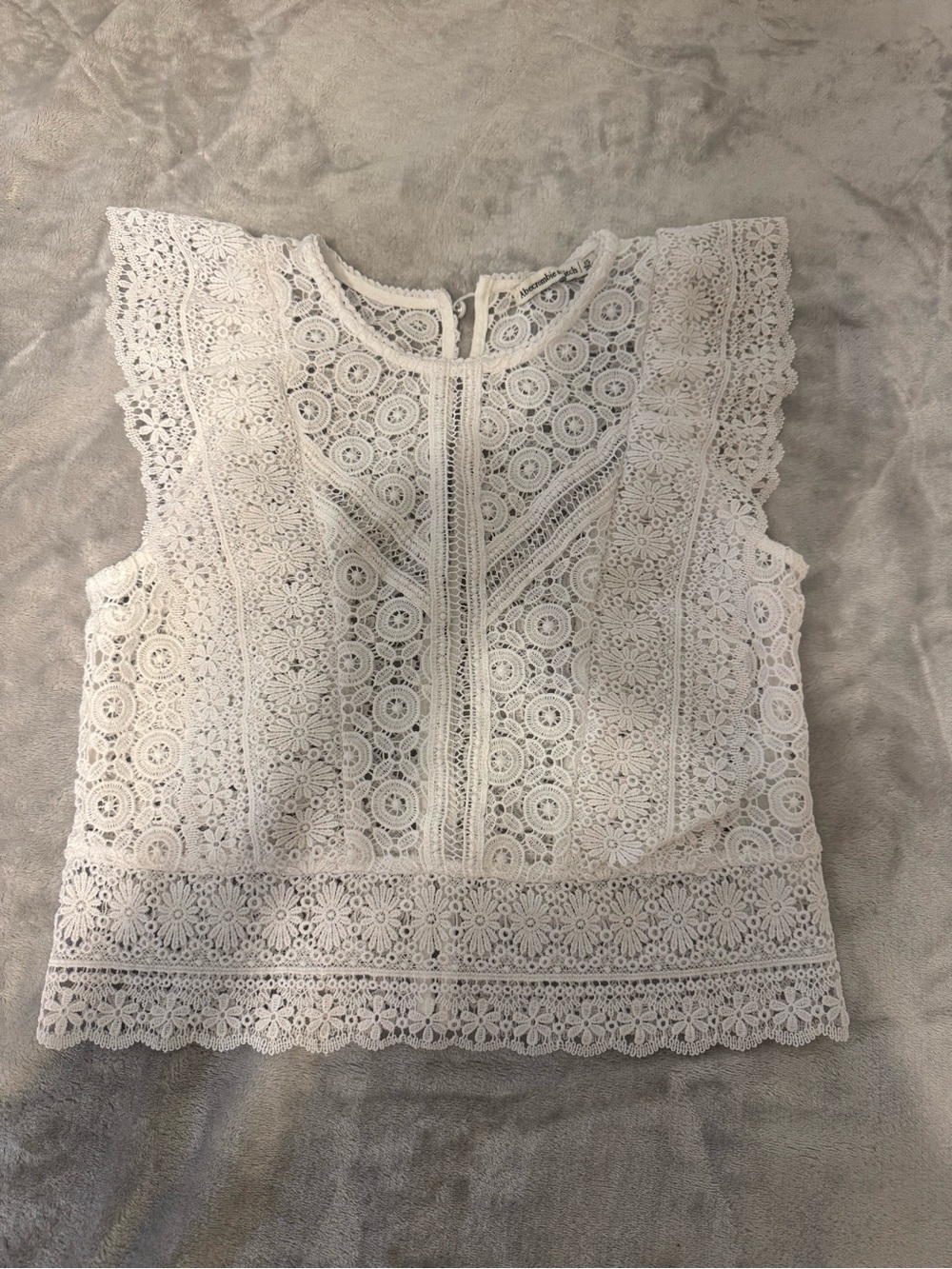 Abercrombie & Fitch White Lace Crochet Top – Size XS